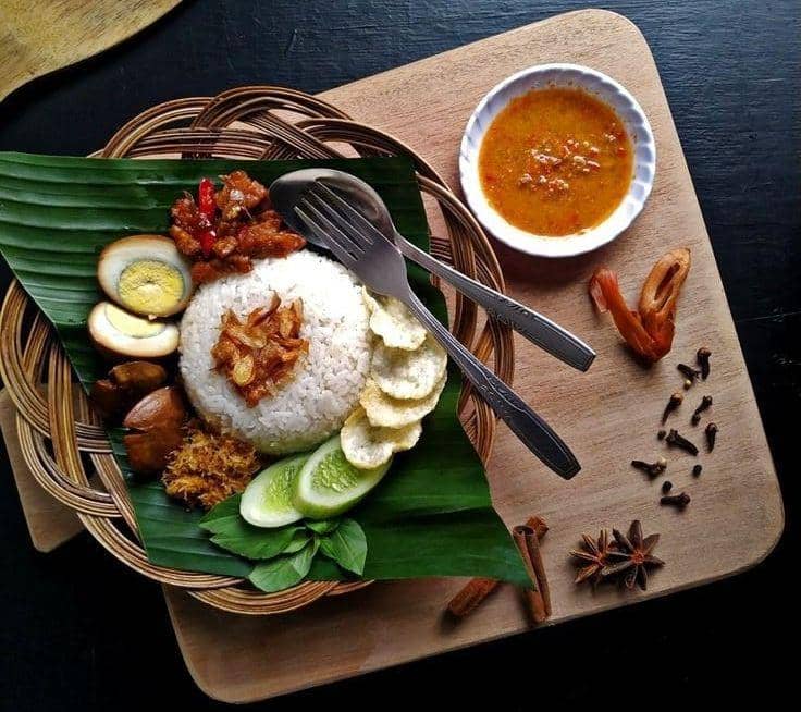 Nasi Uduk Mas Gun: Santapan Malam yang Menggugah Selera di Cilacap